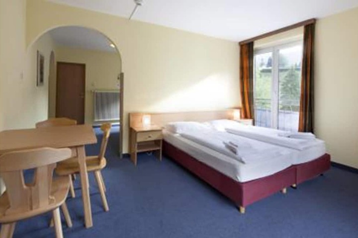 Room 8 of 60