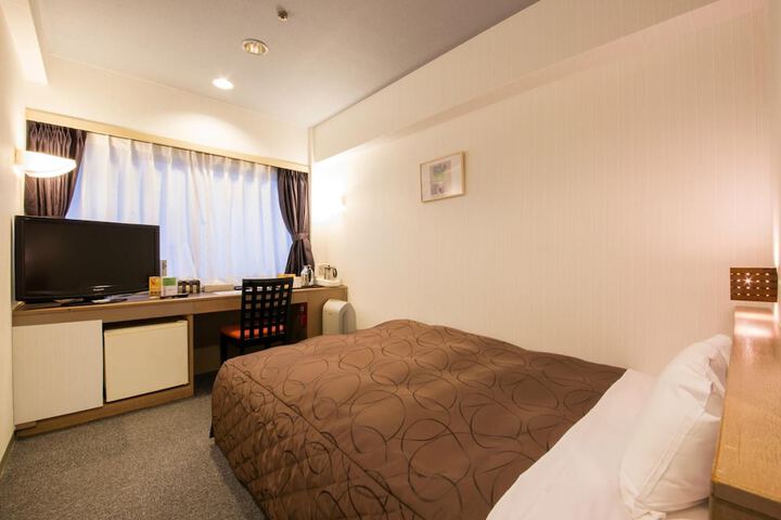 Room 11 of 34
