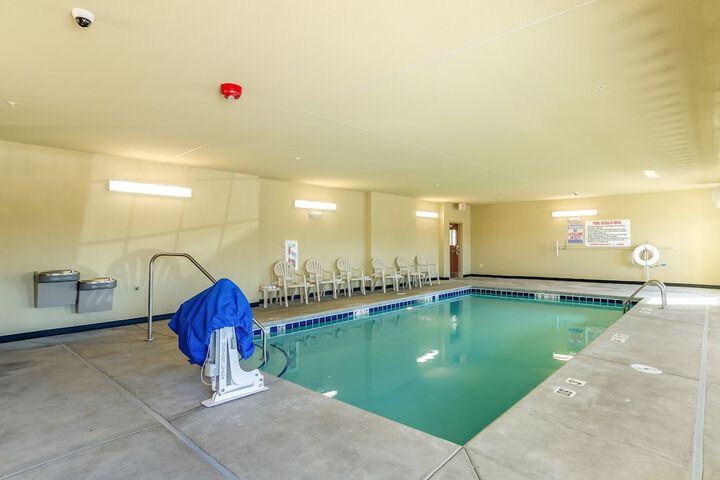 Pool 81 of 108