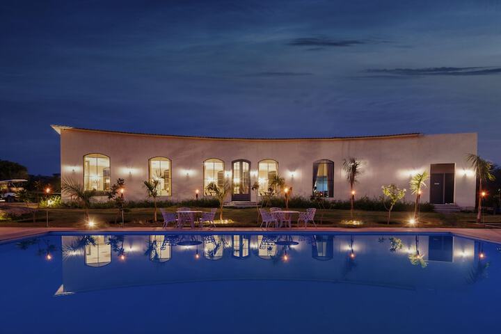 Pool 40 of 123