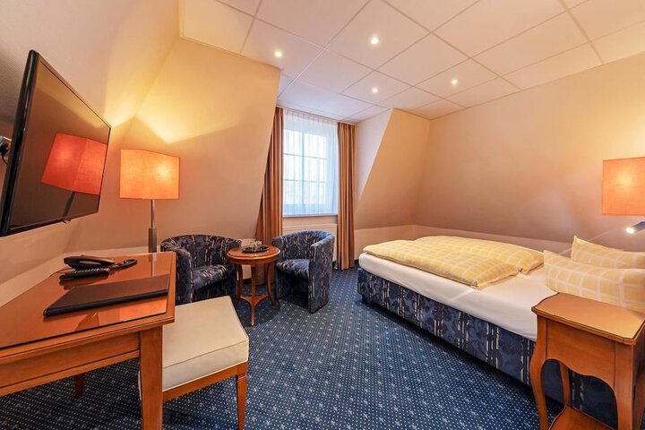 Room 10 of 40