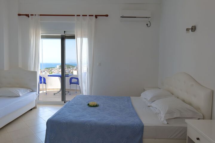 Room 4 of 59
