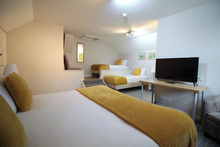 Room 17 of 42