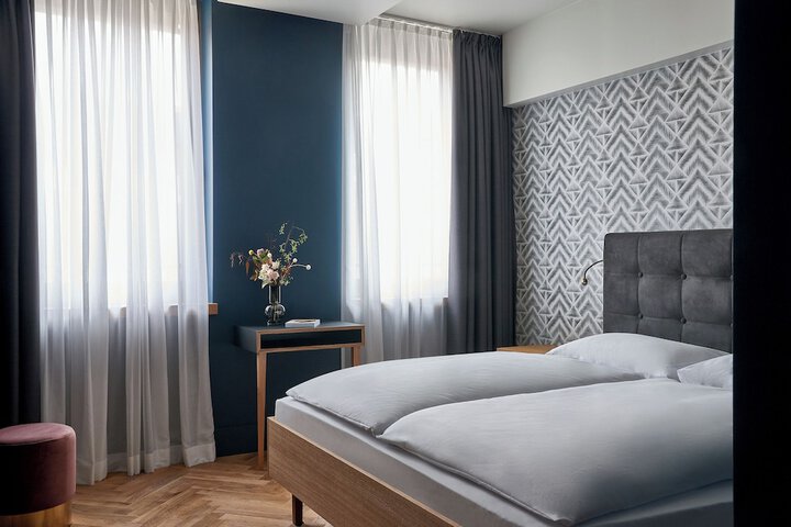 Room 5 of 30