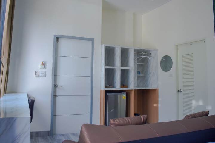 Room 27 of 49