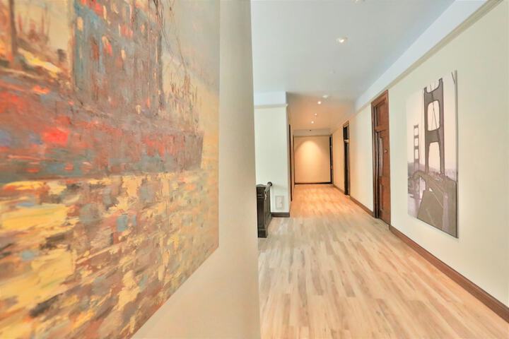Ballroom/Hall 36 of 48