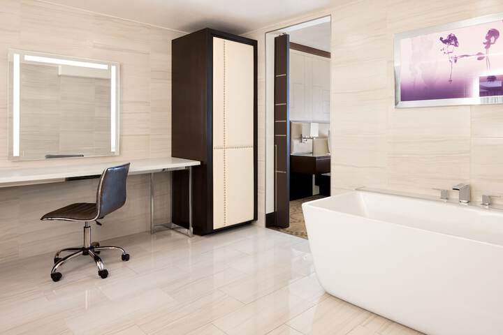 Room 49 of 105
