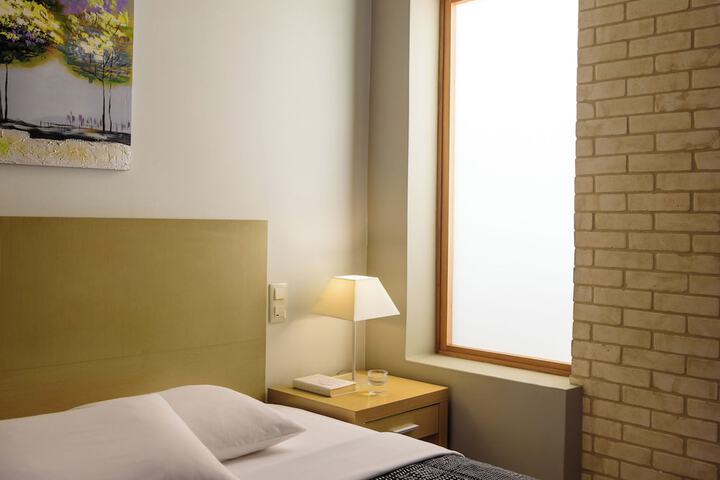 Room 16 of 317