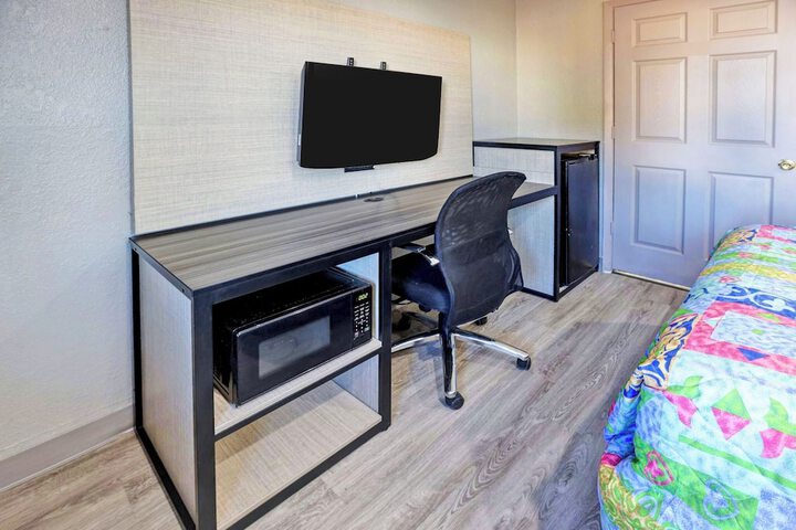 Room 16 of 31