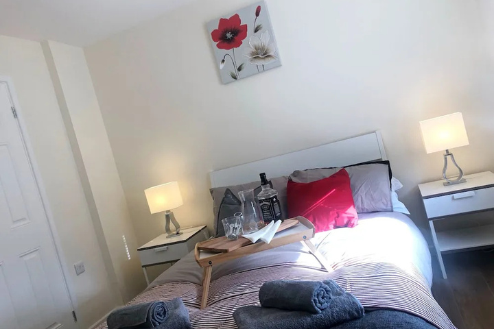 Room 4 of 15