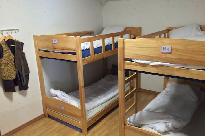 Room 4 of 47
