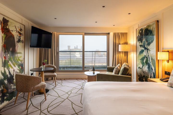 Room 13 of 68