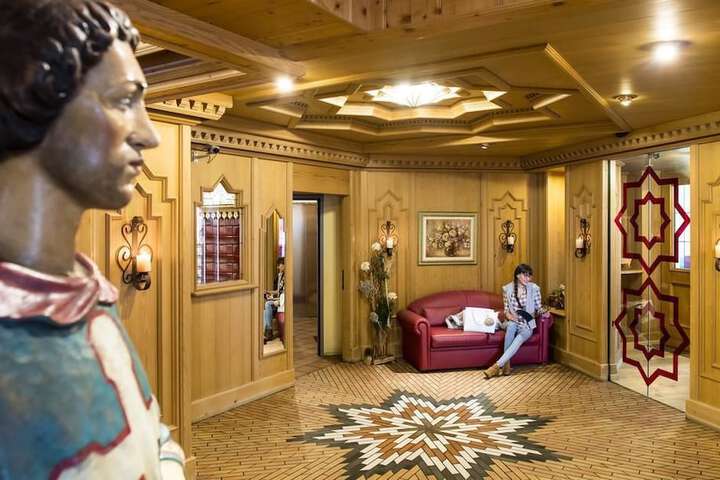 Hotel Interior 2 of 39