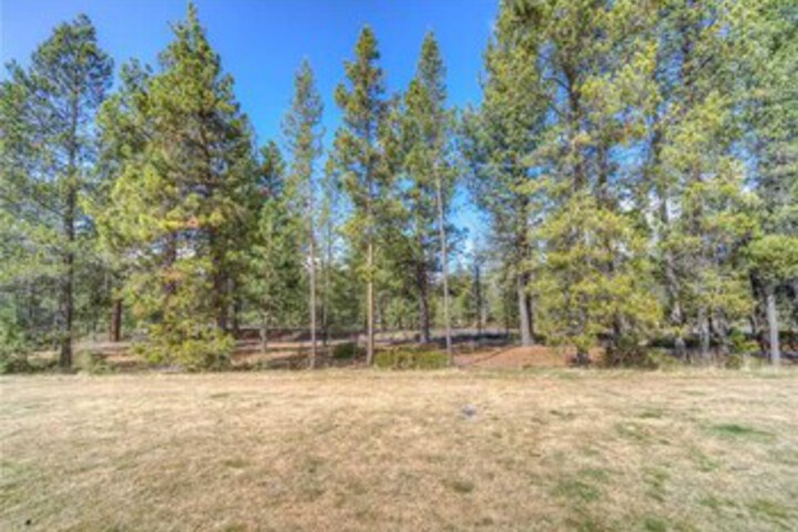 Property Grounds 12 of 17