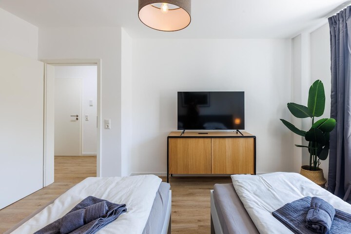 Room 5 of 11