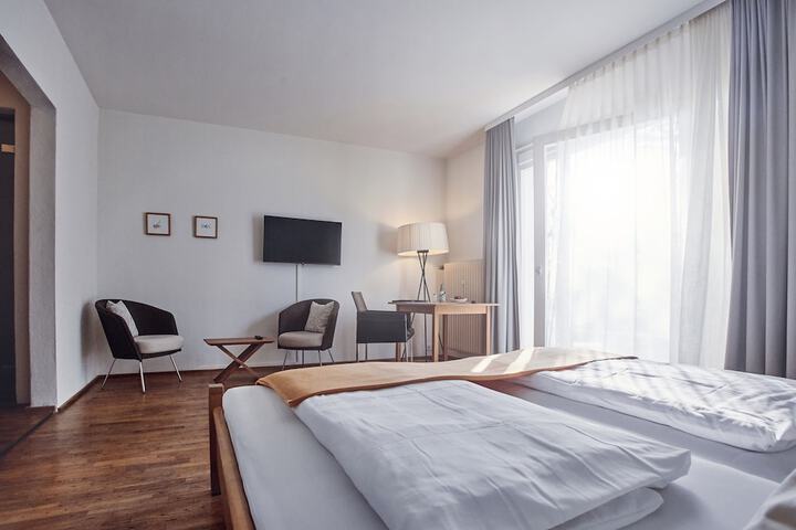 Room 30 of 108