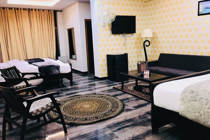 Room 18 of 87