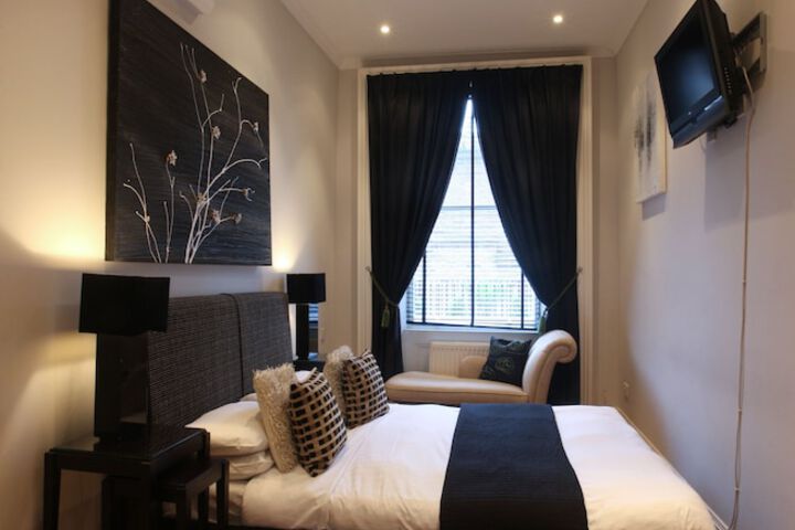 Room 47 of 100
