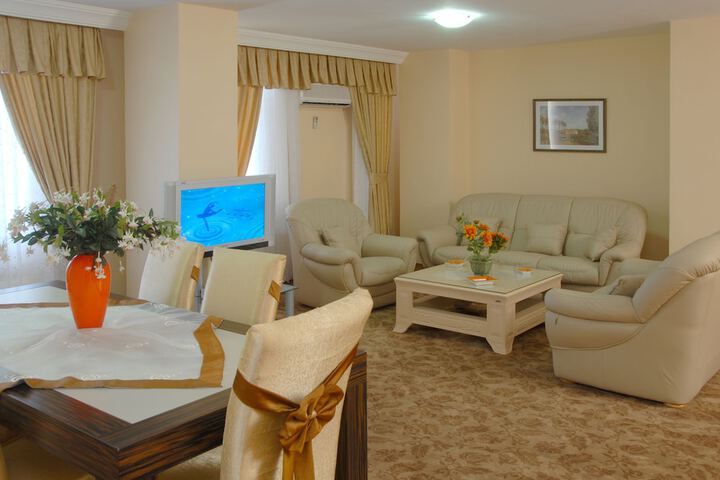 Room 8 of 49