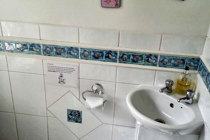 Room 15 of 38