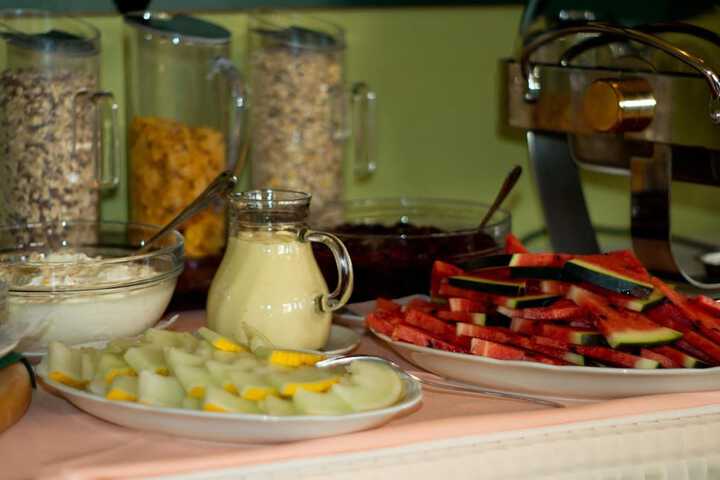 Dining 40 of 60