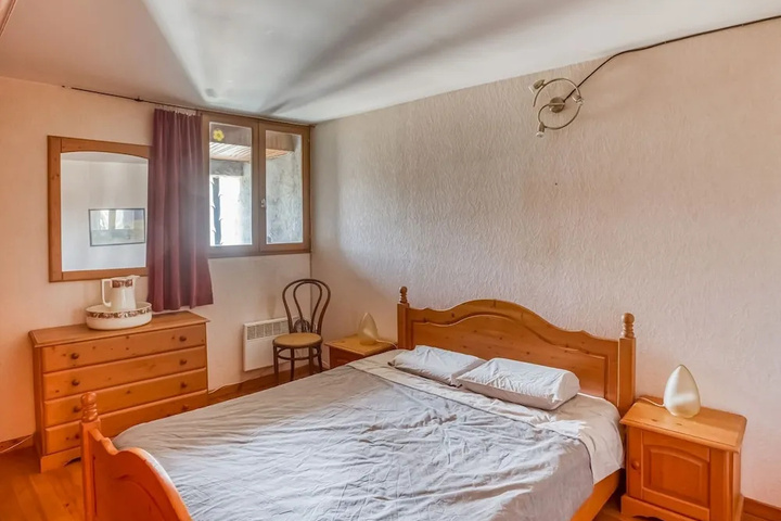 Room 3 of 20