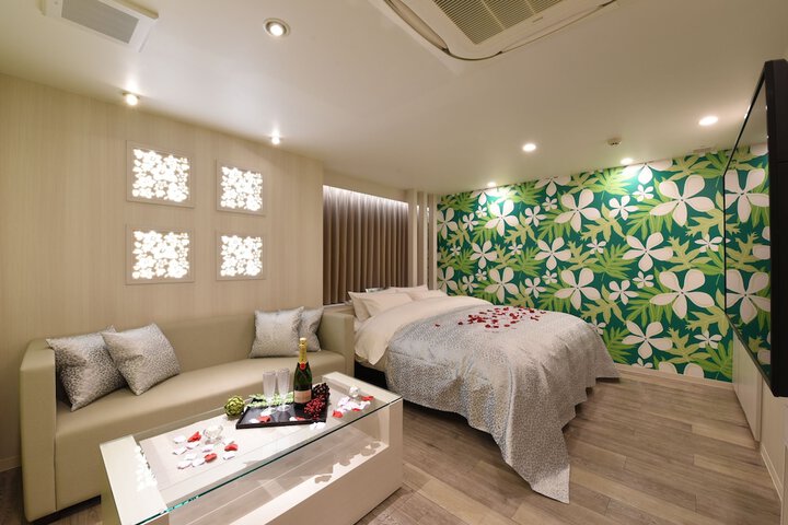 Room 28 of 34