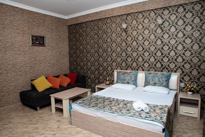 Room 10 of 36