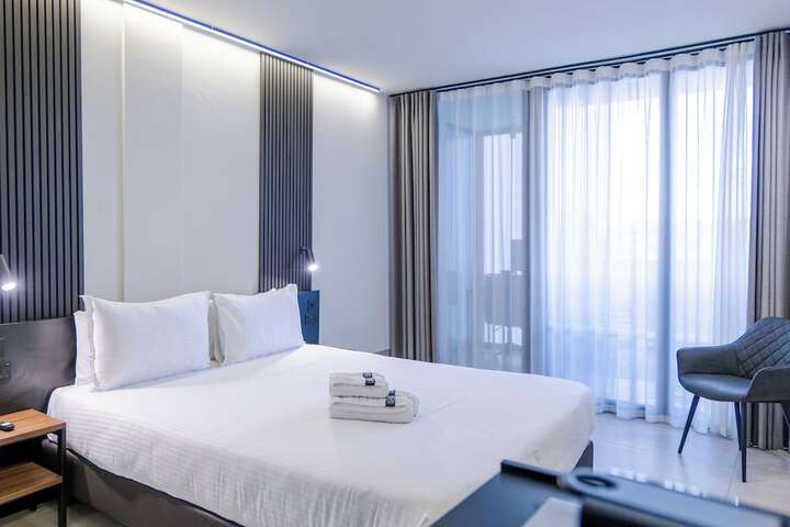 Room 68 of 150