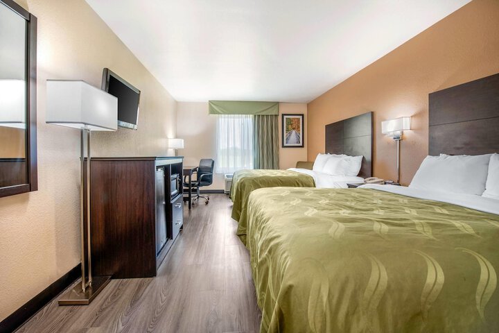 Room 10 of 43