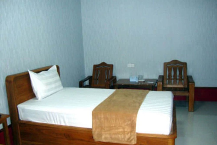 Room 7 of 26
