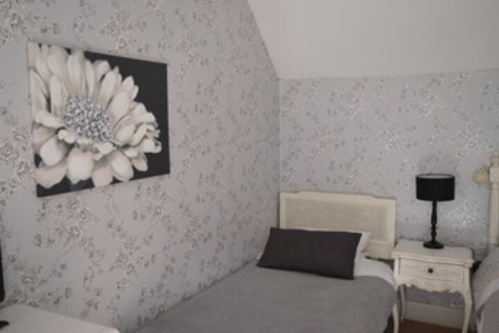 Room 23 of 33