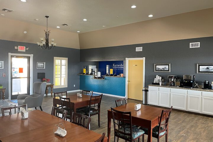 Kenedy Inn & Suites
