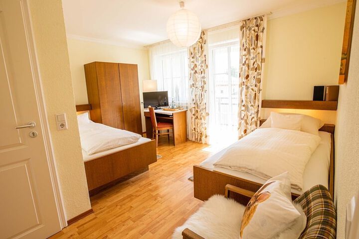 Room 11 of 26