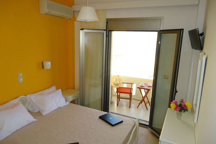 Room 5 of 63