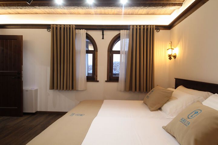 Room 20 of 34
