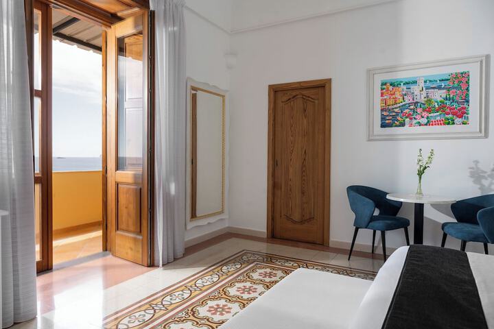 Room 83 of 289