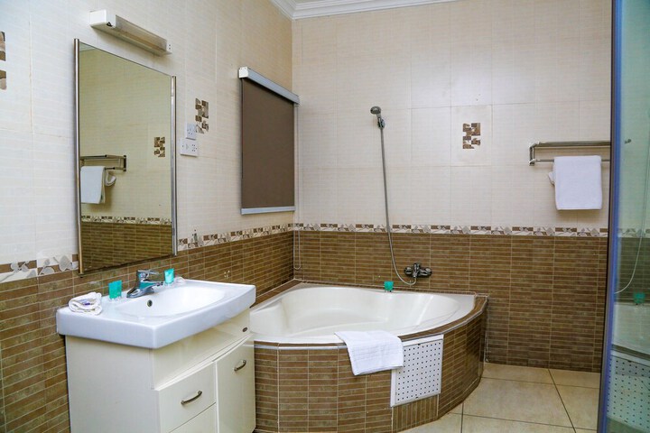 Room 93 of 159