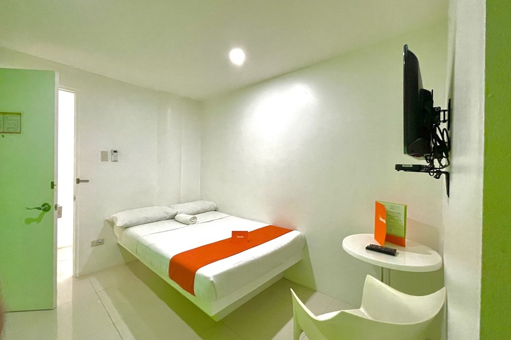 Room 8 of 35
