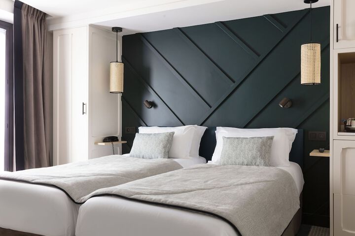Room 15 of 46