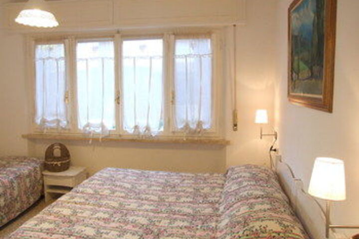 Room 9 of 42