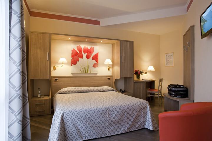 Room 5 of 34