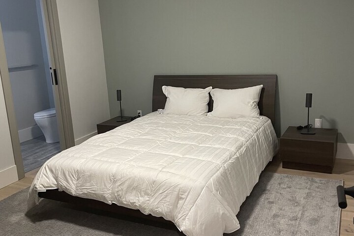 Room 6 of 109