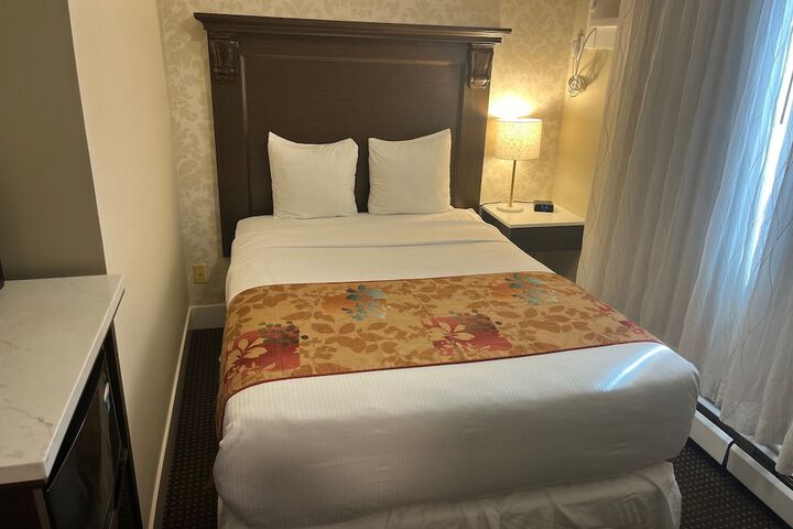 Room 12 of 50