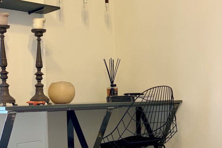 Room 18 of 204
