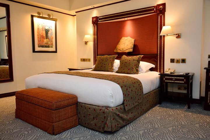 Room 4 of 62