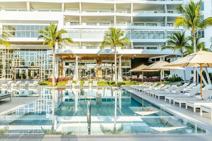 Pool 10 of 26
