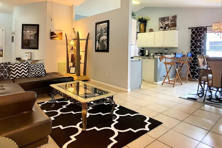 Room 12 of 27