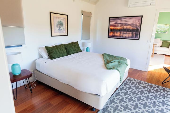 Room 5 of 40