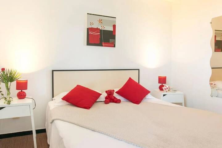 Room 4 of 7